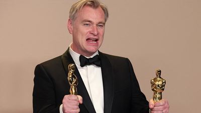 La reacción de Christopher Nolan en la habitación de ganadores después de recibir el Oscar por ‘Oppenheimer’