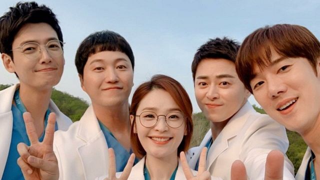Los mejores cameos del elenco de 'Hospital Playlist' en la nueva serie coreana de Netflix noticias imagen