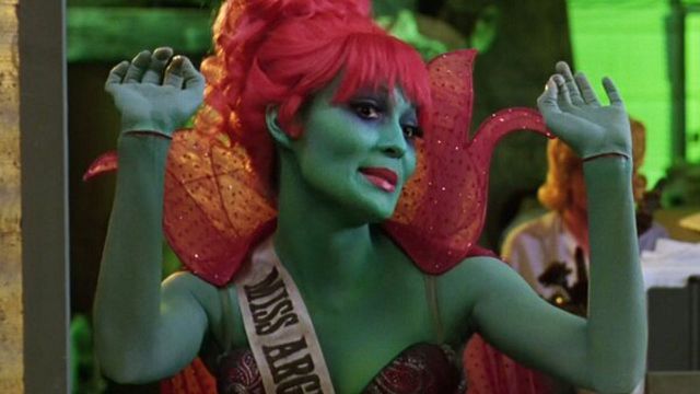 ¿Por qué la recepcionista del Más Allá en ‘Beetlejuice’ es Miss Argentina? Tim Burton resuelve el misterio 36 años después noticias imagen