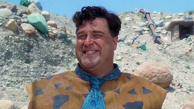 "No era algo que yo quisiera hacer": Steven Spielberg presionó a John Goodman para protagonizar 'Los Picapiedra' noticias imagen