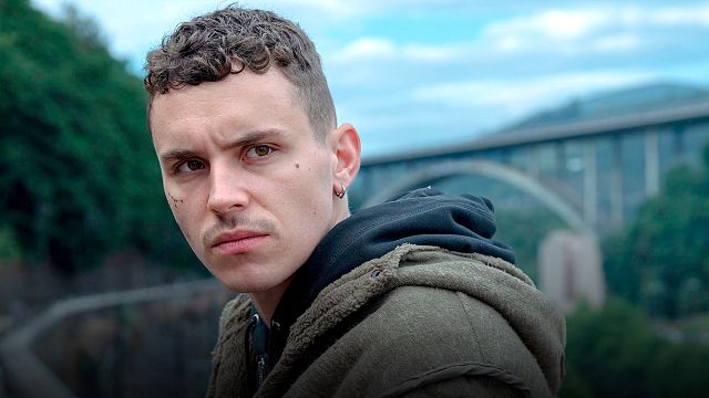 El es Aron Piper, el actor de 'Élite' y 'El Silencio' que también quiere ser cantante noticias imagen