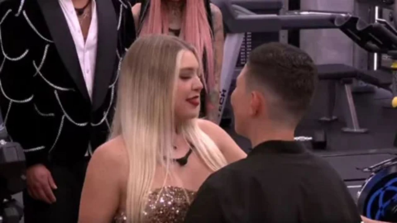 Yana Karpova y Cris Valencia en 'La casa de los famosos Colombia'
