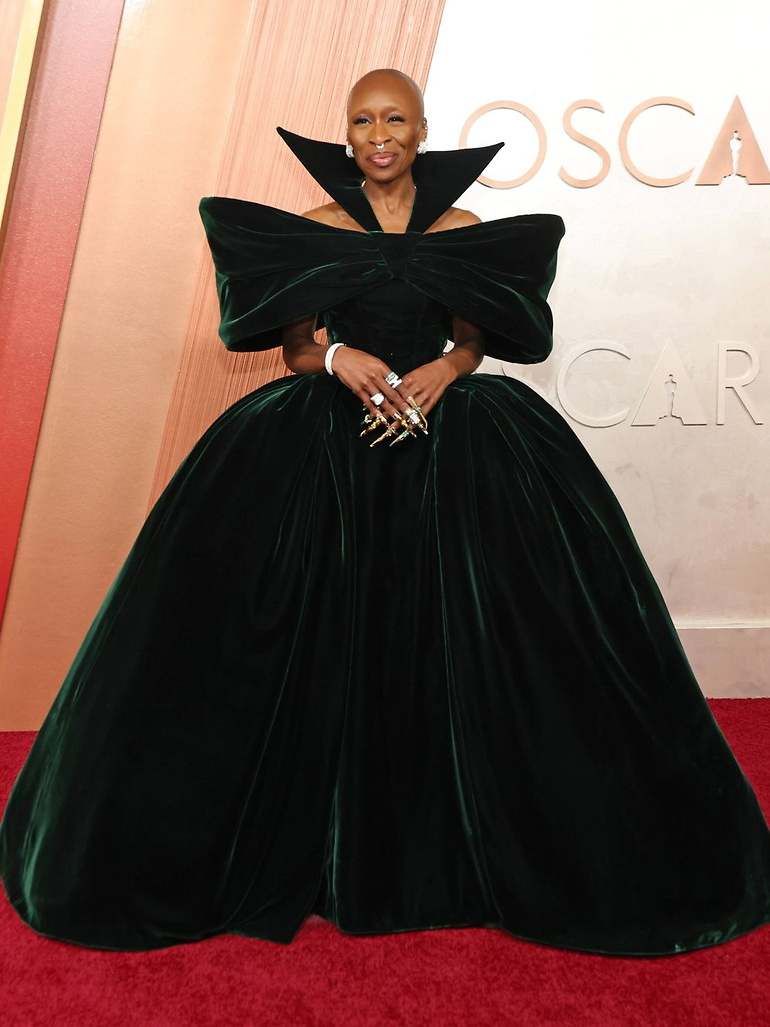 Cynthia Erivo desfila en la pasarela de los Premios Oscar 2025